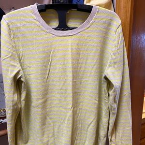 Gap sweater